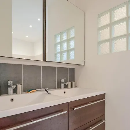 Charmante Maison De * שנטילי